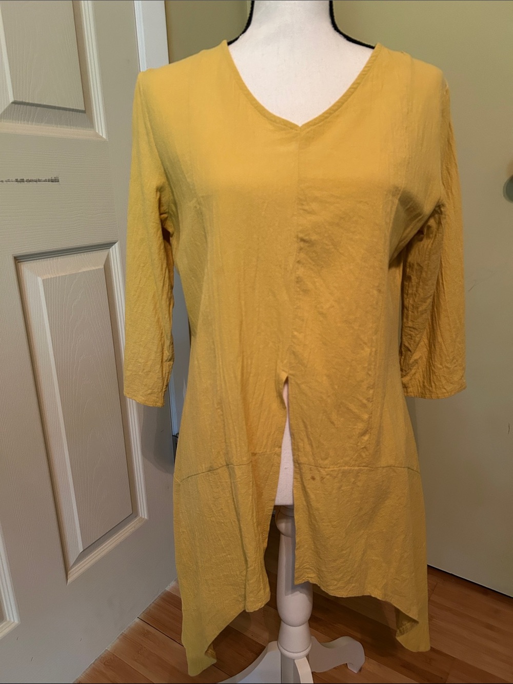 MISSLOOK V-Neck Longline Tunic in Mustard